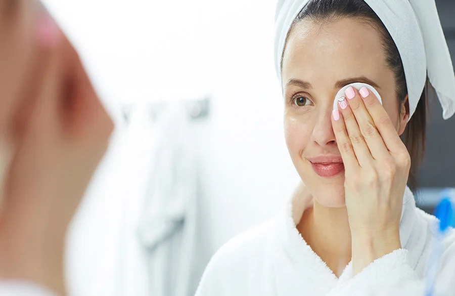 How to cover facial blemishes with powder cream