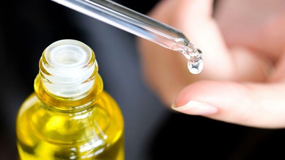 Properties of safflower oil for genitals